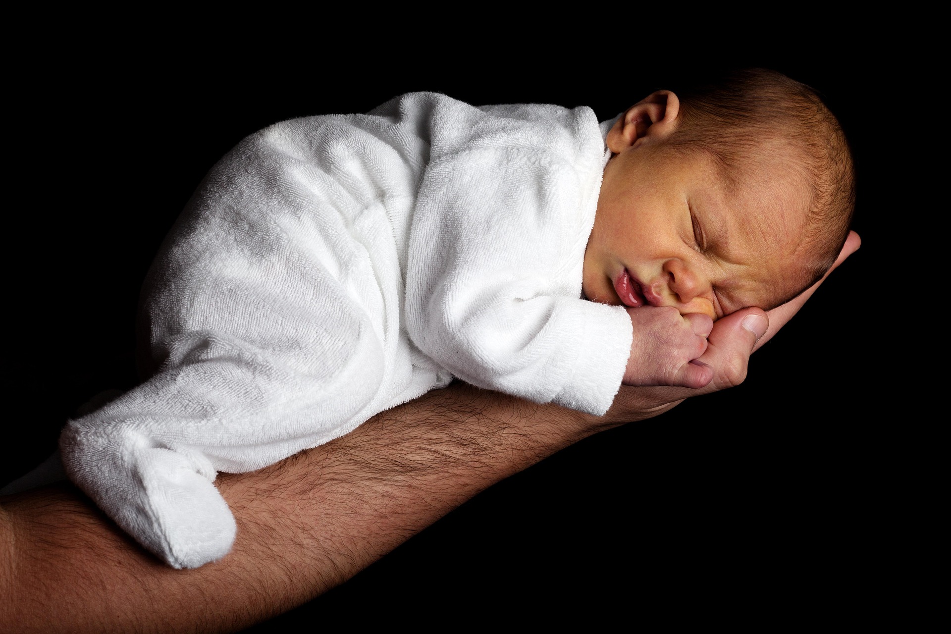 Sleeping newborn CLIX
