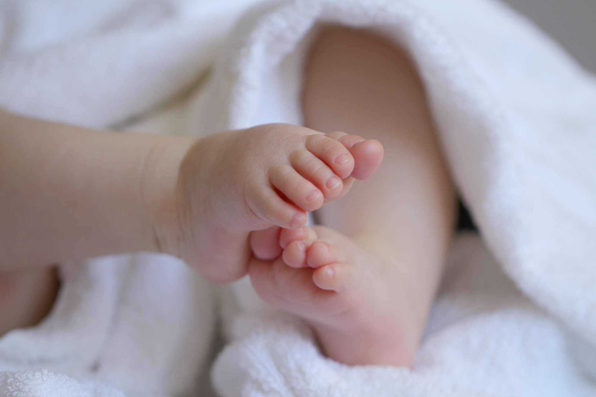 Baby feet CLIX
